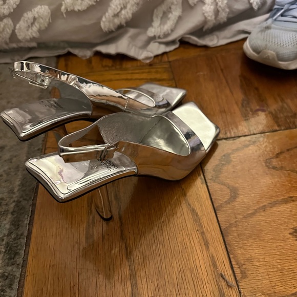 Jeffrey Campbell silver square toed heels - size 8 - Picture 3 of 4